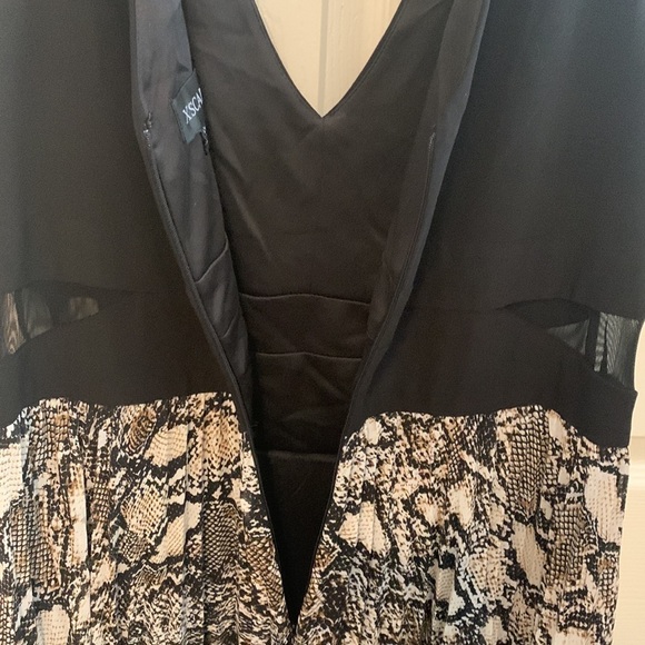 Xscape Plus Snake Print Sleeveless Gown - Picture 6 of 8